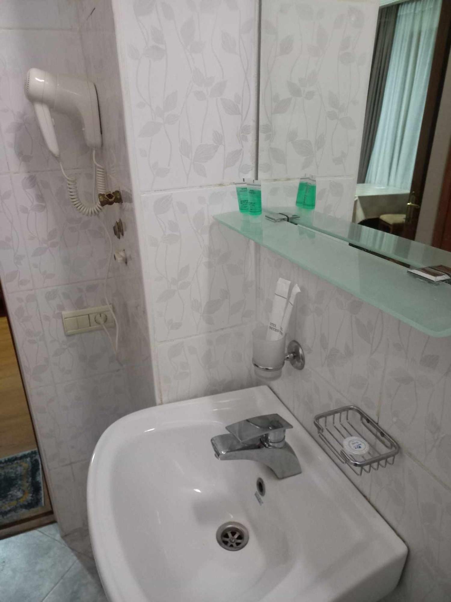 Valiko Hotell Tbilisi Eksteriør bilde